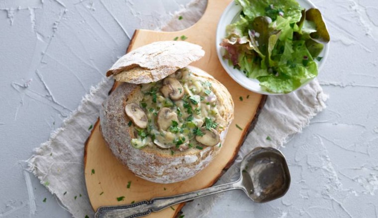 Gevuld brood met champignonragout