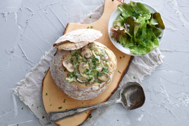 Gevuld brood met champignonragout