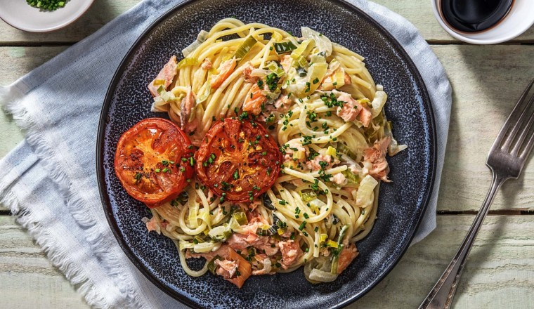 Pasta met gerookte zalm en prei-roomsaus