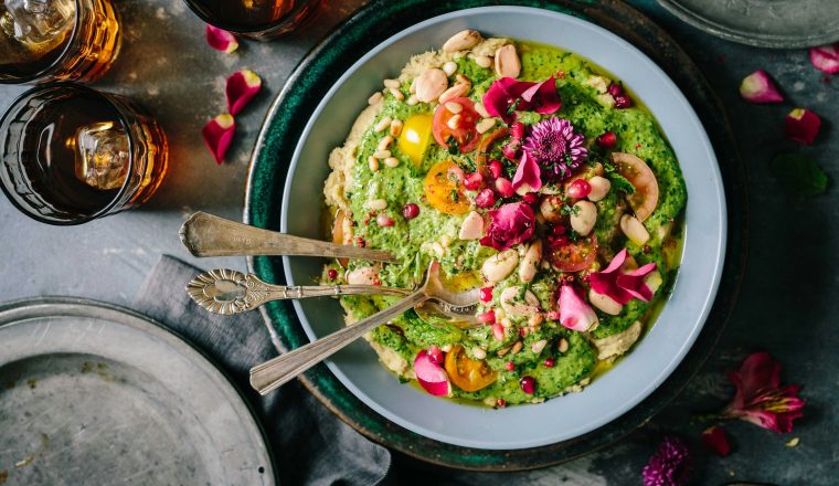Recept: De ultieme hummus-pesto dip