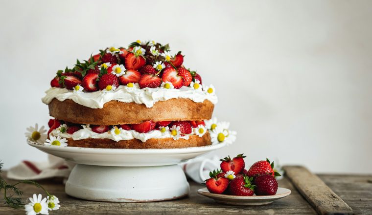 Makkelijke Aardbeientaart met Slagroom